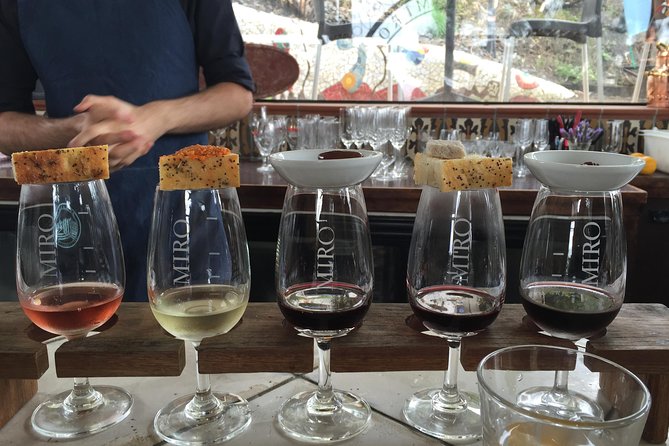 Waiheke Island Hop-On Hop-Off Explorer Bus - Batch Winery and Waiheke Wings
