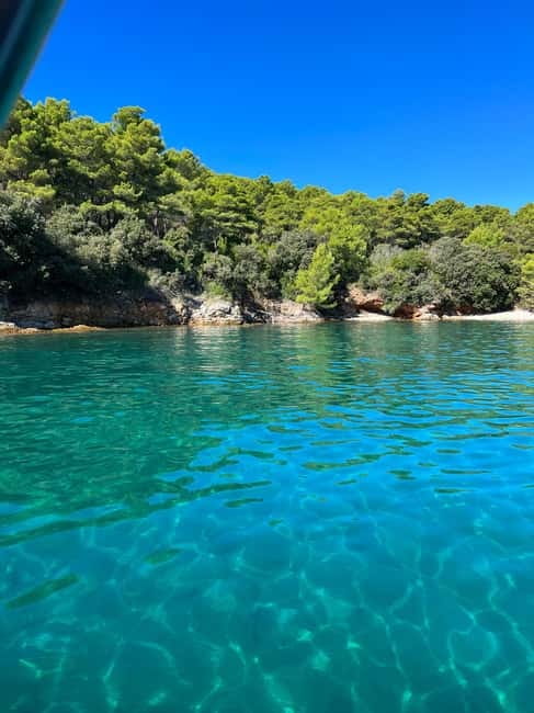 Zadar: 3 Island Speedboat Tour & Blue Bay Swim with Drinks - Ošljak gives you a slower hour on land