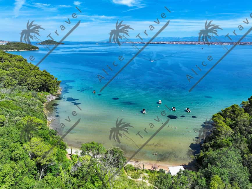 Zadar: 3 Island Speedboat Tour with Wine and Snorkeling - Osljak: a tiny island with an unusual story