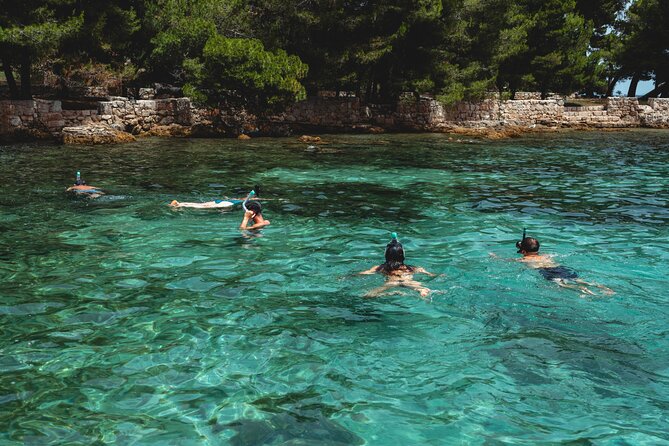 Zadar: 3 Islands Luxury Boat Tour with Aperol Spritz & Snorkeling - Comfort, timing, and the weather question