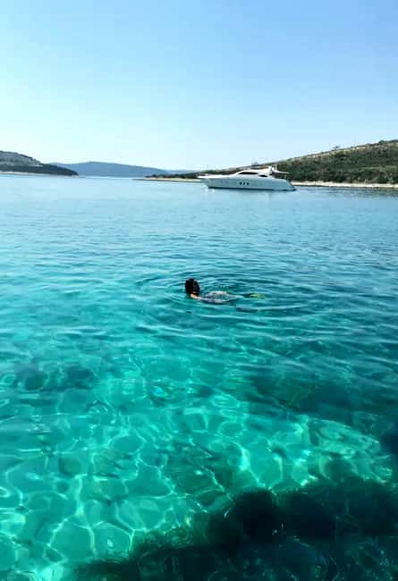 Zadar: Half-Day Island-Hopping and Lagoons Cruise with Fruit - Leaving Zadar for Rivanj’s green lagoon