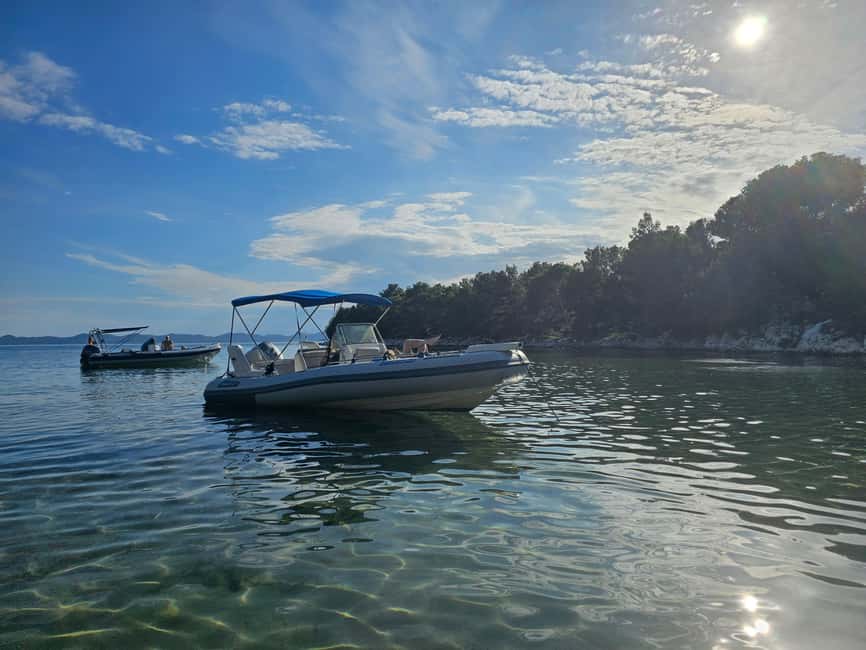 Zadar Islands: Private Hidden Treasures Speedboat Tour - Iž village and the choice of lunch