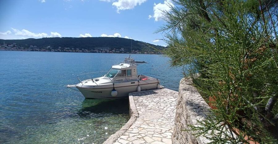 Zadar: Three Islands Private Boat Tour - Ošljak is made for a quiet swim