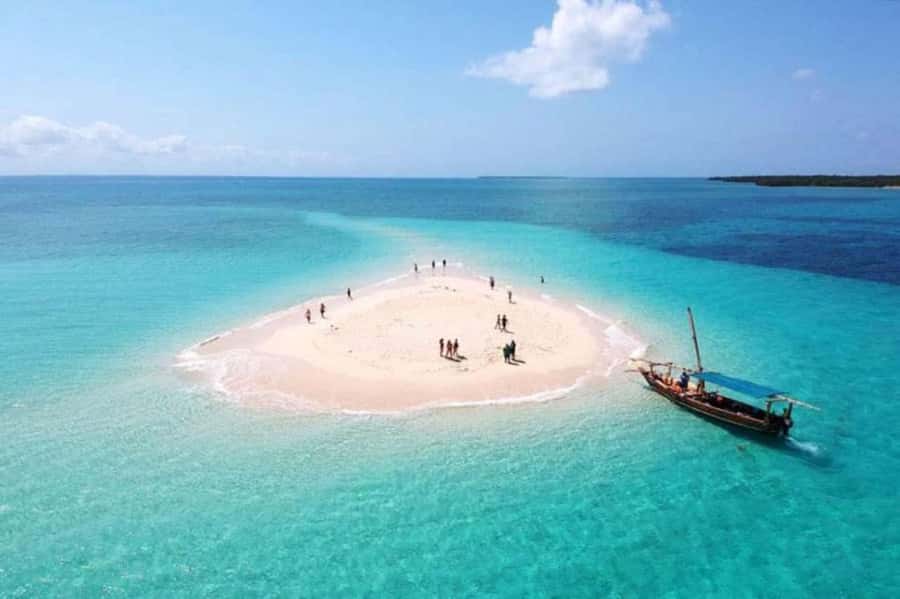 Zanzibar: Prison Island and Nakupenda Boat Trip with Lunch - Prison Island, old cells and enormous tortoises